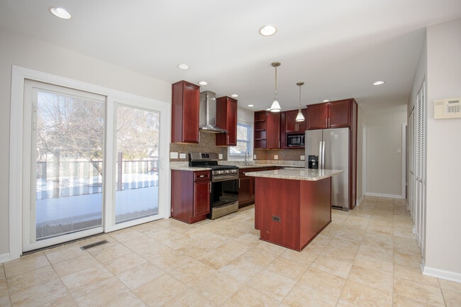 Building Photo - 317 Arapahoe Trail