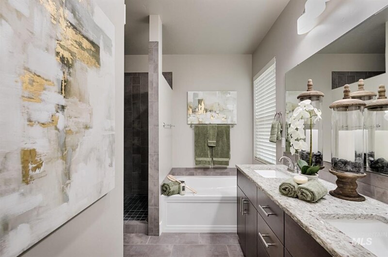 Building Photo - 1115 W Olds River Dr