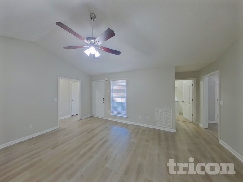 Building Photo - 222 Whistle Way