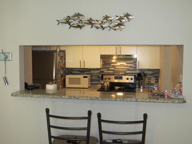 Building Photo - 123 Yacht Club Way