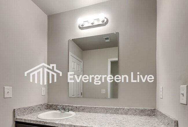 Building Photo - 150 Ross Dr