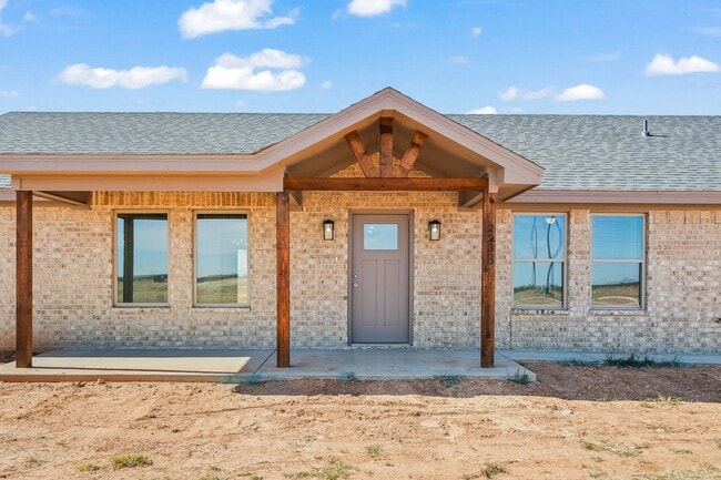 Building Photo - Country Living In Roosevelt ISD!