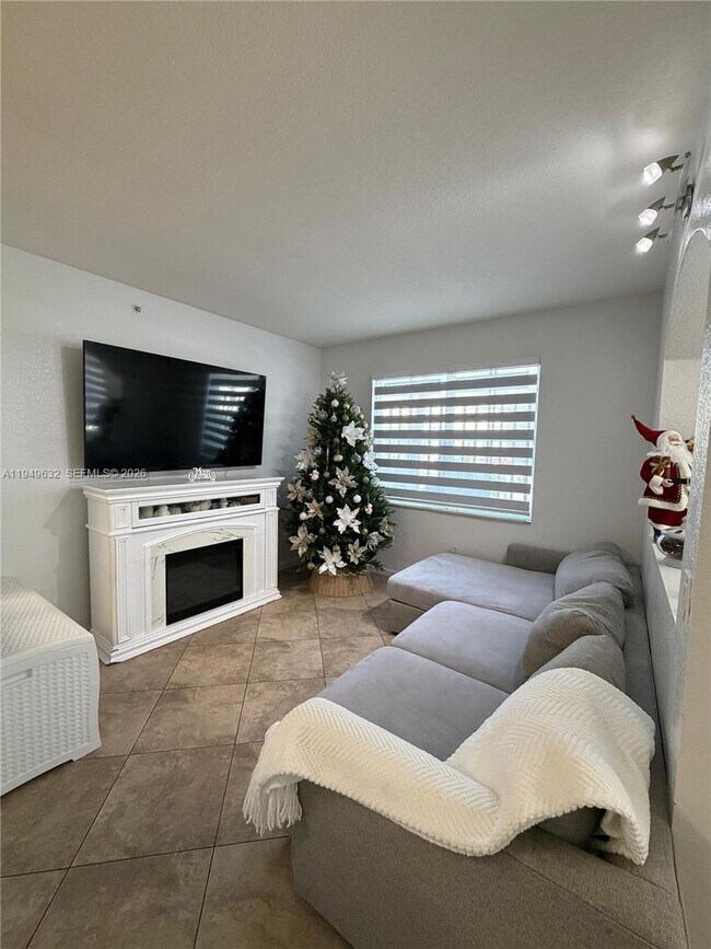 Building Photo - 8814 W Flagler St