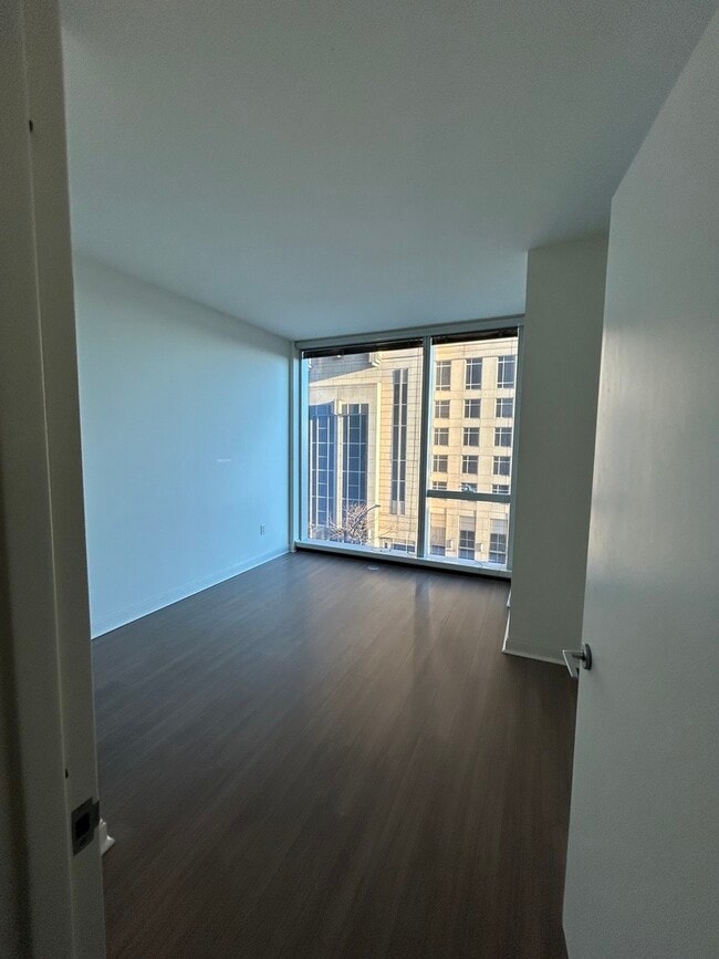 Building Photo - 500 N Lake Shore Dr