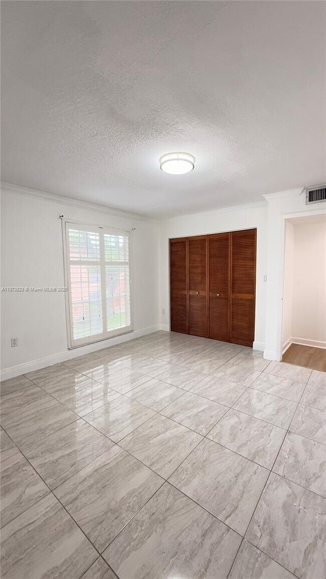 Building Photo - 7121 Miami Lakes Dr
