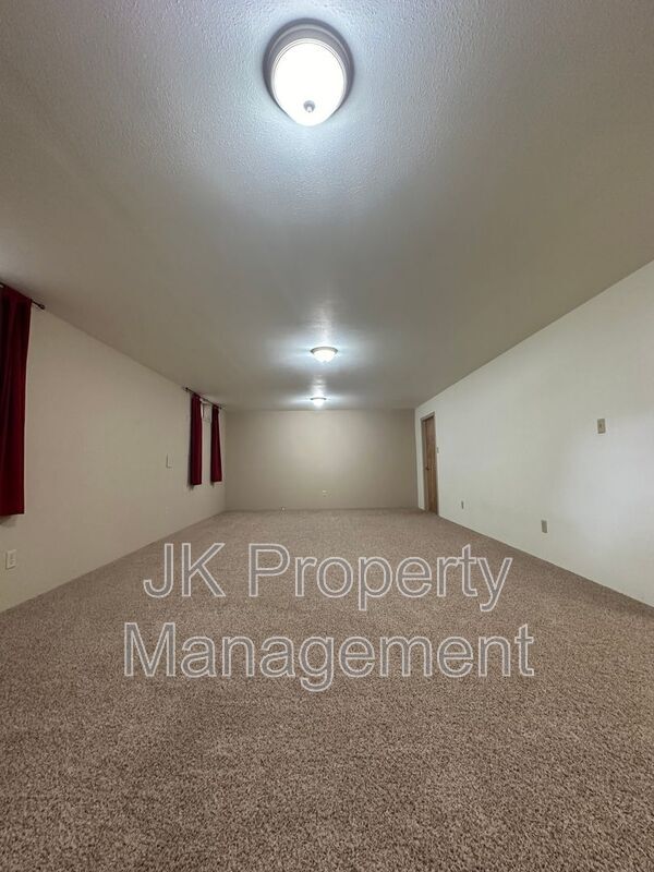 Building Photo - 3209 Wild Rose Ln