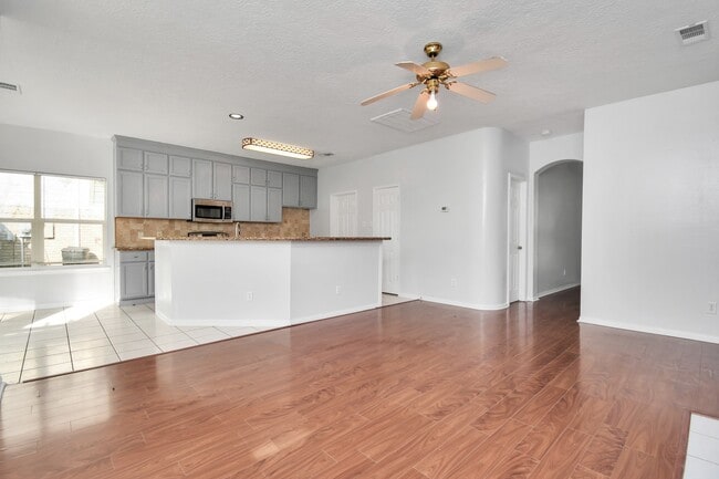 Building Photo - 15711 Rosewood Hill Ct