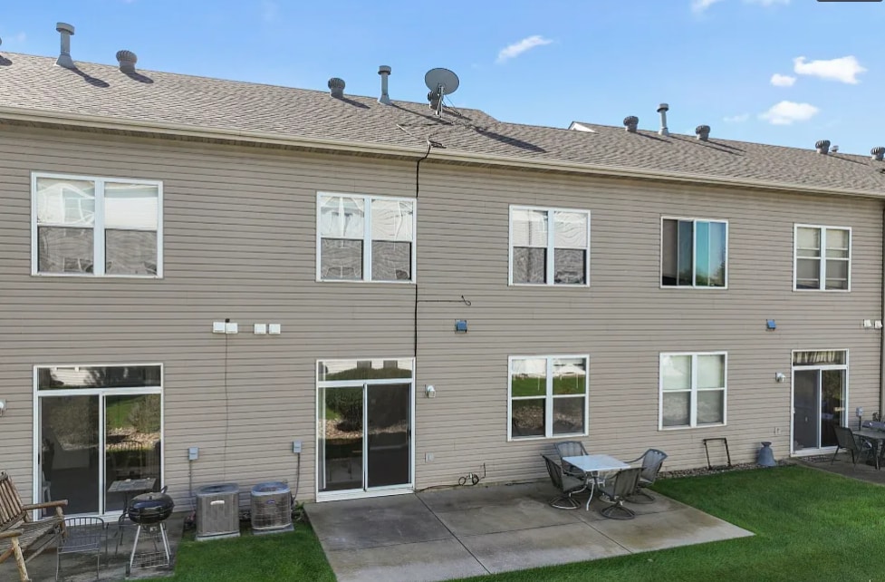 Building Photo - 5100 Holly Ln N