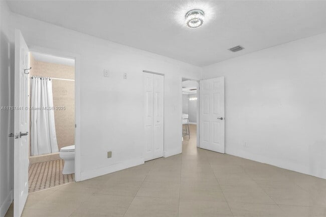 Building Photo - 4301 SW 85th Ave