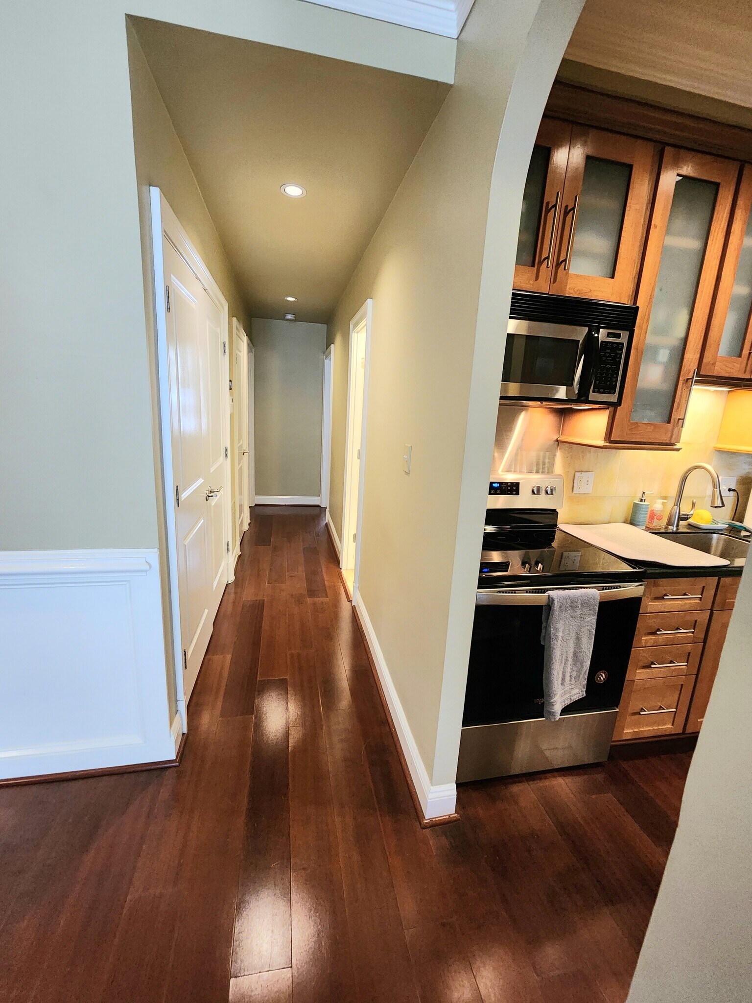 Building Photo - 8 Andrew Pl