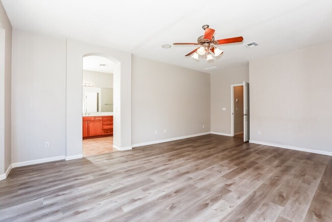 Building Photo - 2221 S Holguin Way