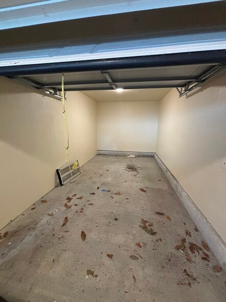 Building Photo - 123 1/2 E 88th St