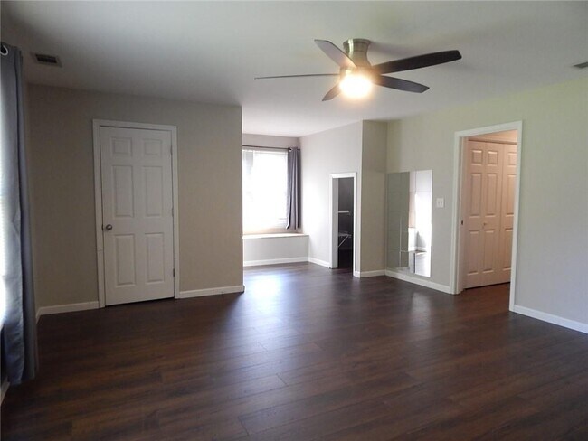 Building Photo - 115 Brentwood Ln