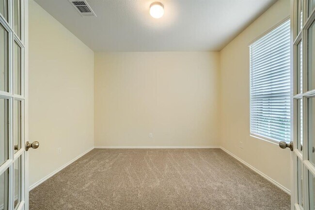 Building Photo - 616 Sonterra Blvd