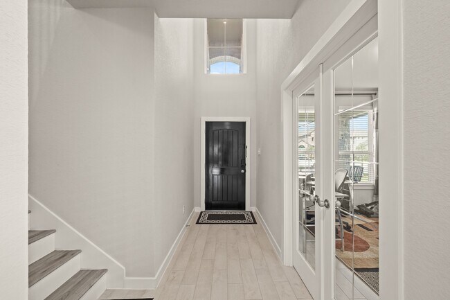 Building Photo - 18419 Windy Knl Wy