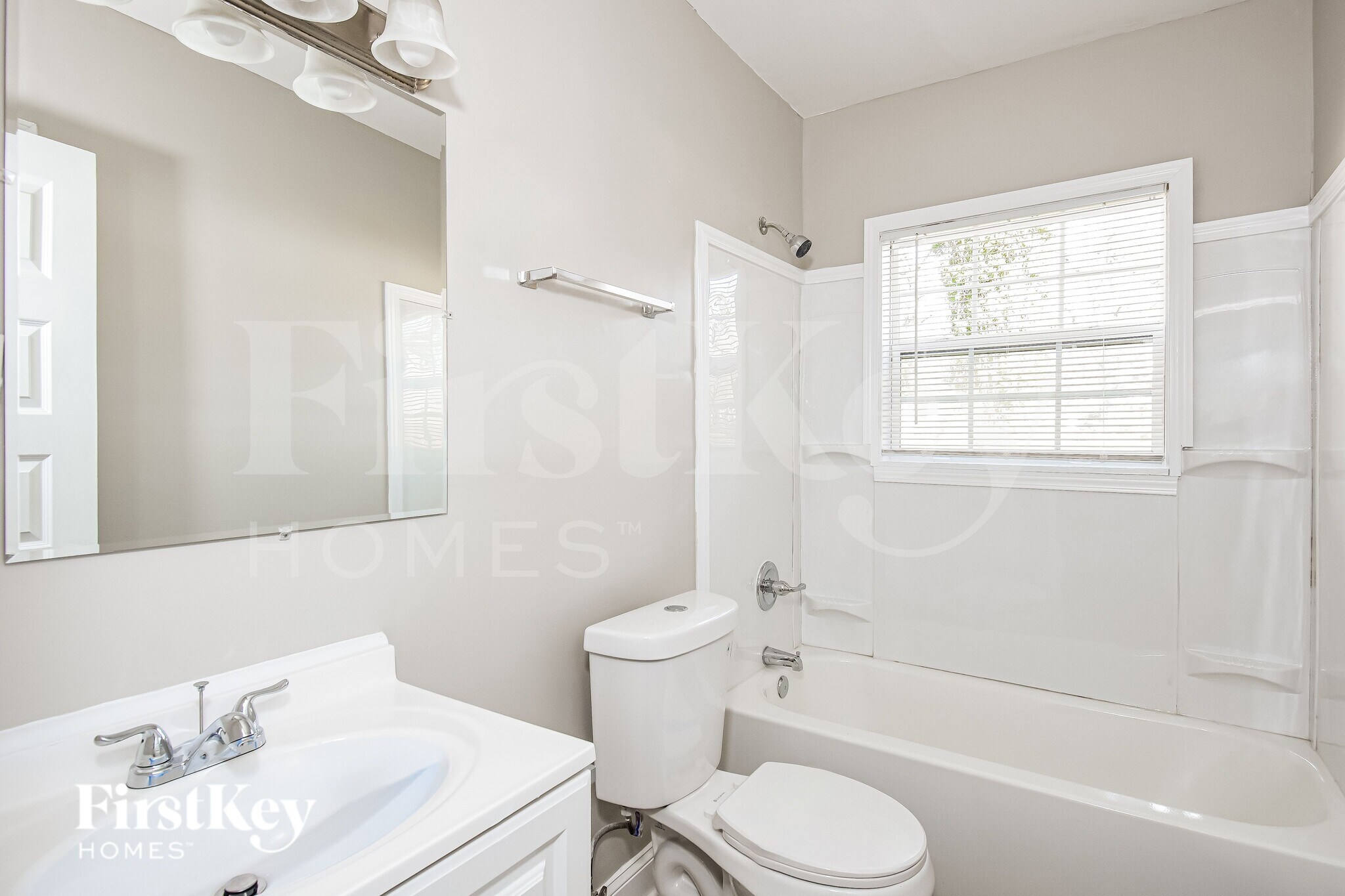 Building Photo - 1567 Mayflower Ave SW