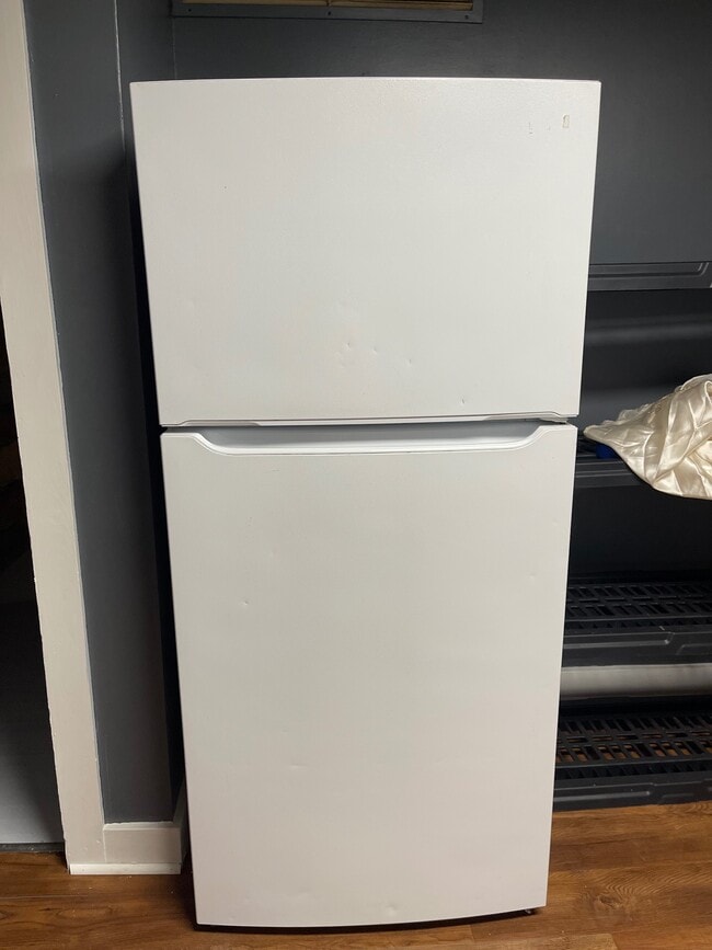 Building Photo - 13958 Bainbridge Rd