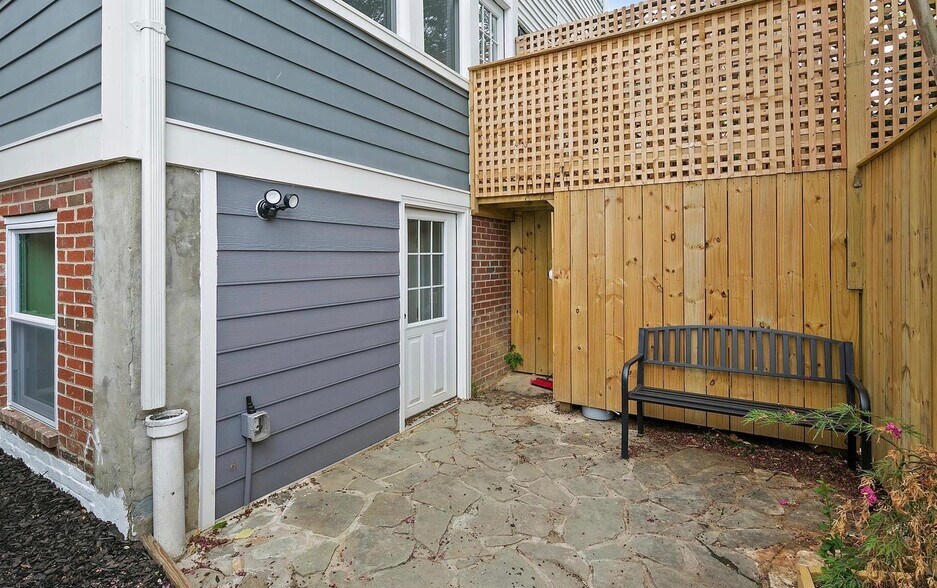 Building Photo - 1336 Quincy St NW