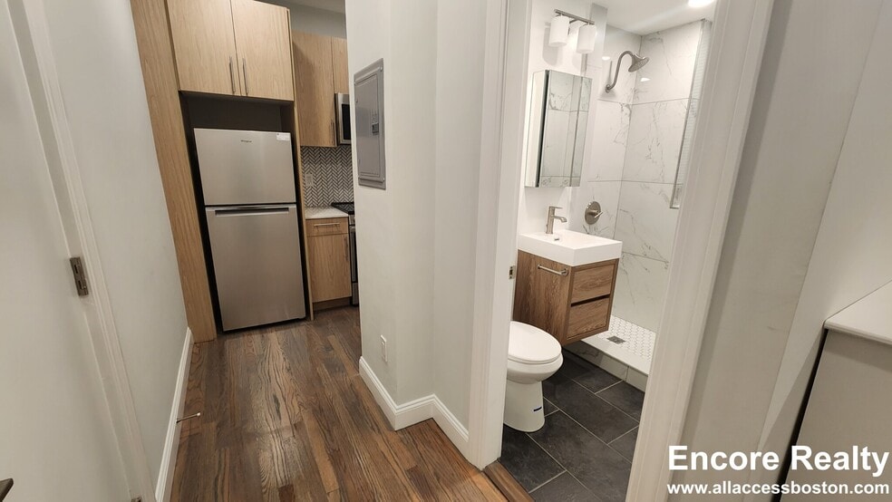 Building Photo - 112 Park St