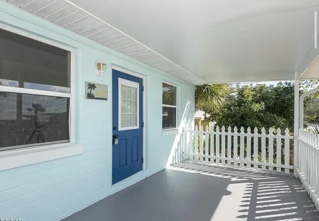Building Photo - 3047 S Peninsula Dr