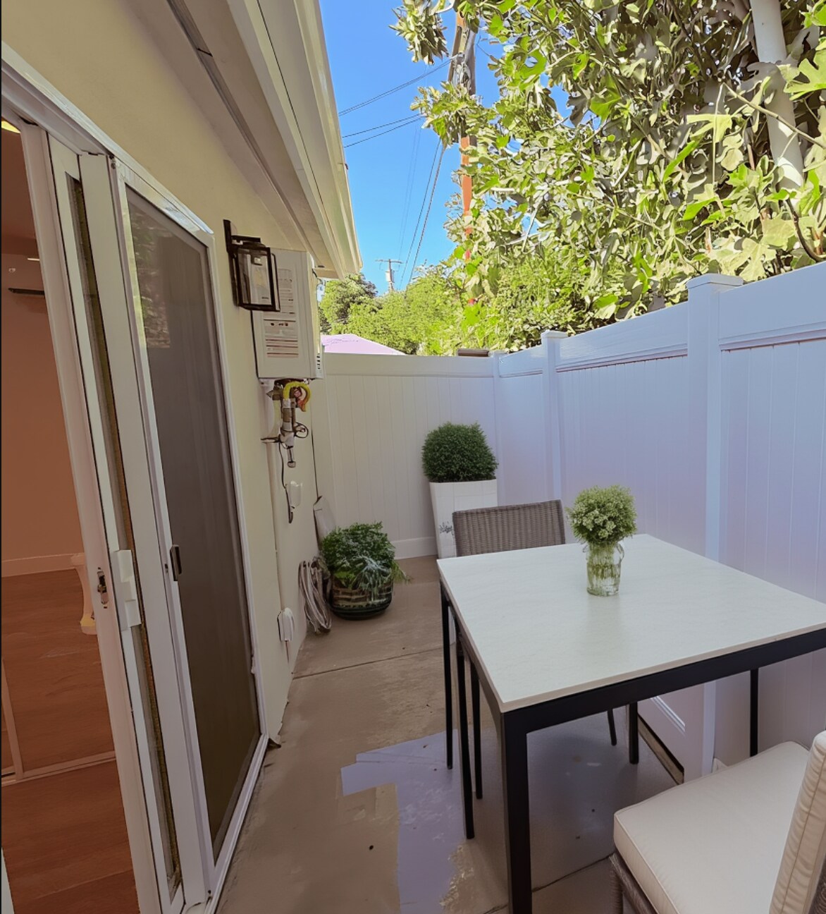 Balcony/Patio - 8604 Tilden Ave