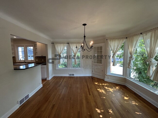 Building Photo - 203 W Cedar Ave