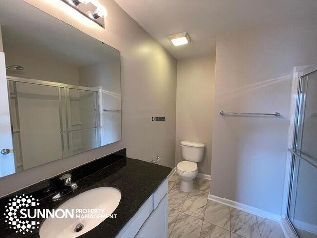 Building Photo - 2 Bed, 2.5 Bath Townhome in Prosperity Place!