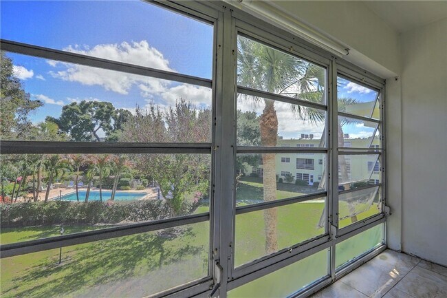 Building Photo - 1100 Ponce De Leon Cir