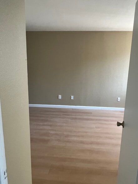 Building Photo - 7 Lancaster Cir