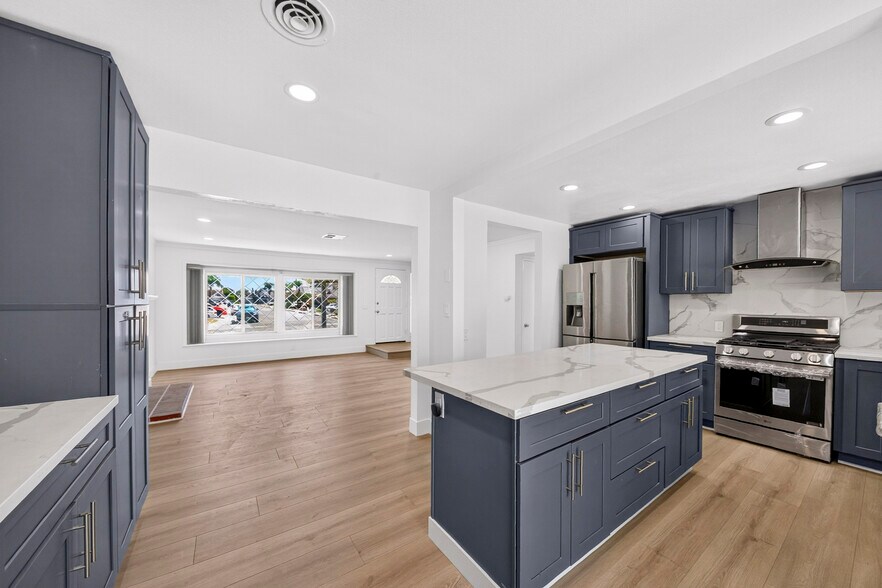 Building Photo - 8321 Santa Margarita Ln