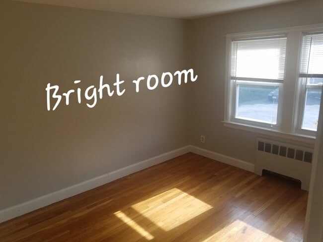 Building Photo - 915 Hancock St