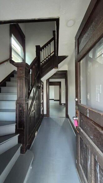 Building Photo - 34 Cambridge Ave