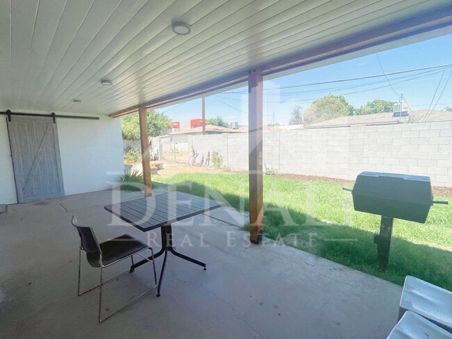 Building Photo - 2340 E Turney Ave