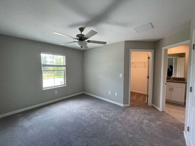 Building Photo - 23213 Willow Glen Way
