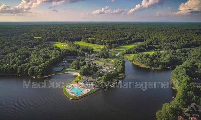 Building Photo - 11103 Fawn Lake Pkwy