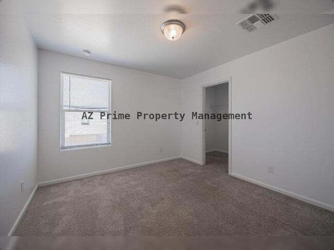 Building Photo - 804 W Mid Way St
