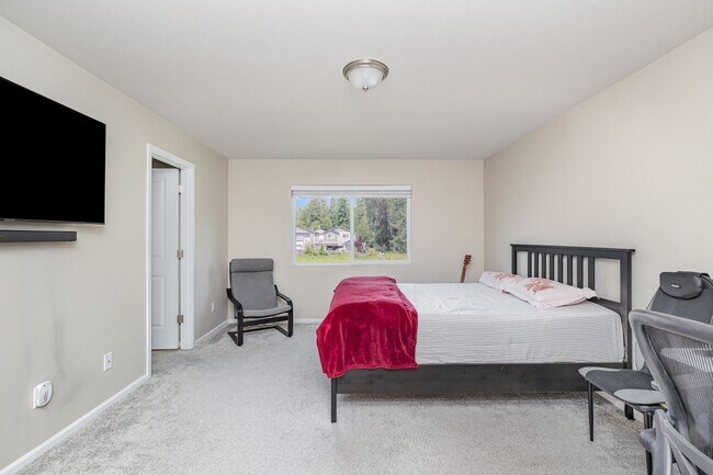 Building Photo - Charming 4-Bed | 2.5-Bath Home in Sultan $3,100 – Available August!