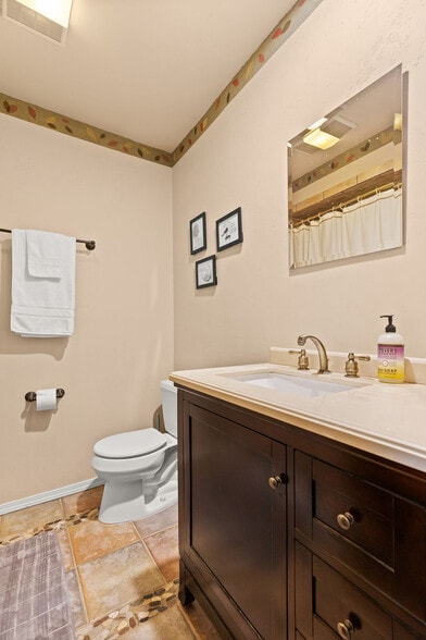 Building Photo - Room in House on Indian Mound Dr