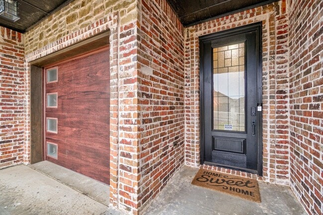 Building Photo - 4009 NE Realtree Dr