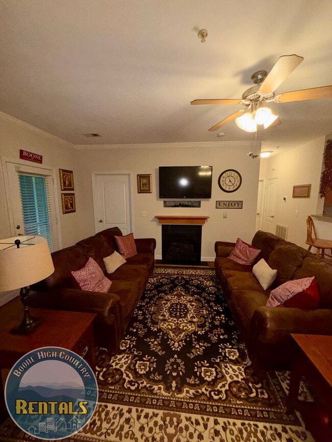 Building Photo - Fully Furnished Spacious 2 Story Condo at Pine Ridge