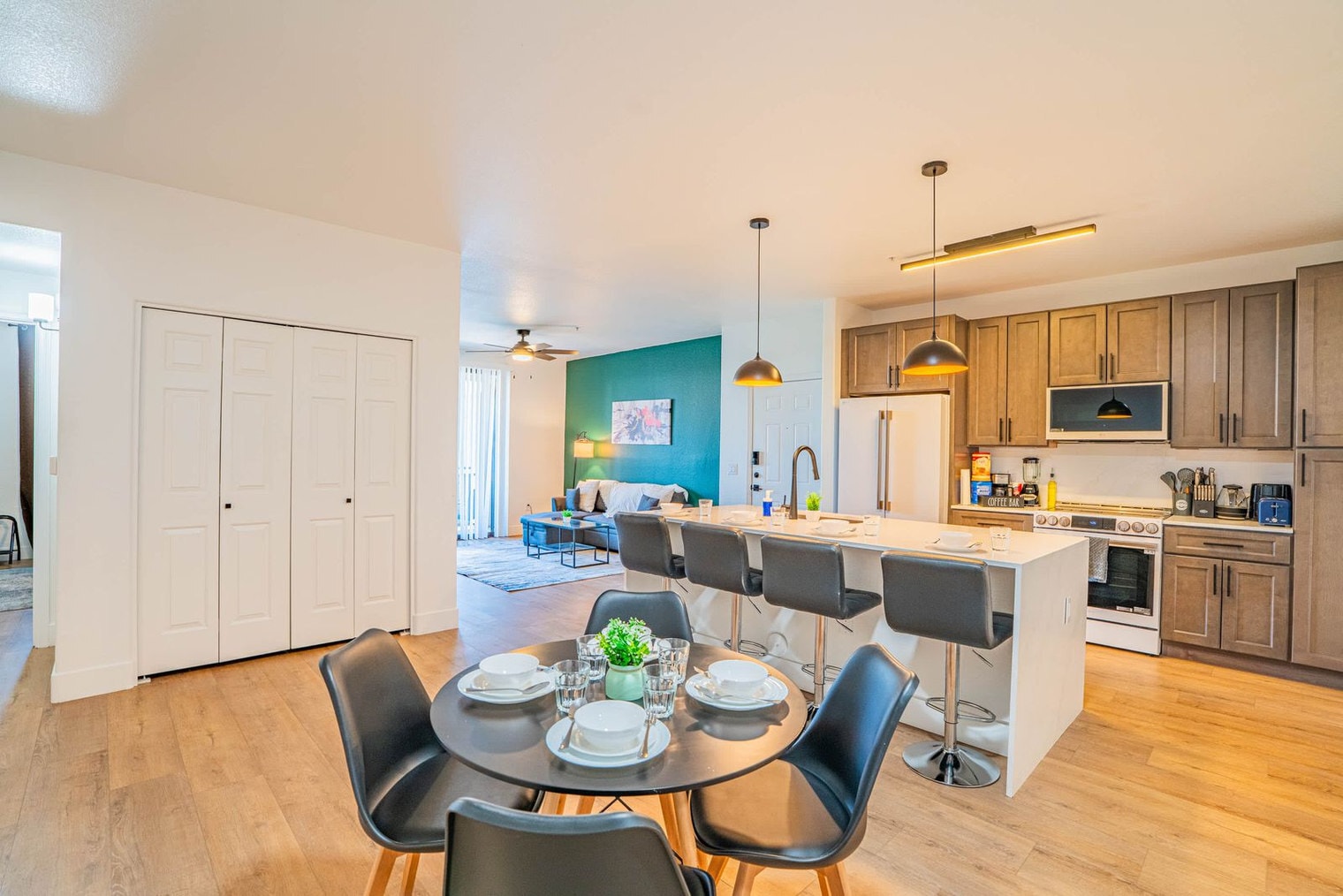 Building Photo - 6610 N 93rd Ave