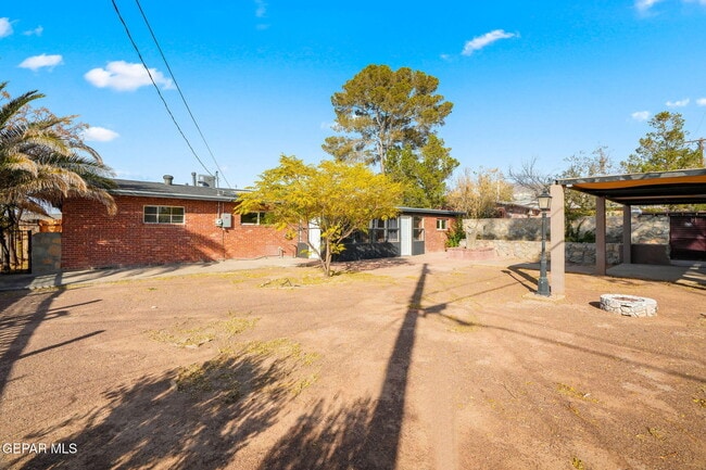 Building Photo - 317 Olivia Cir