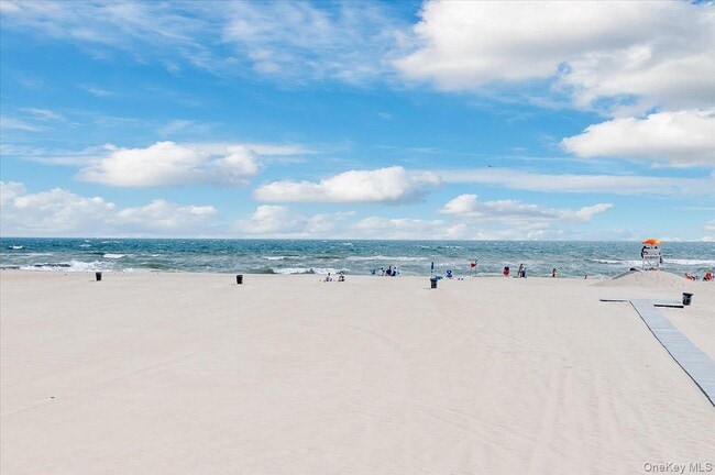 Building Photo - 164 Albany Blvd