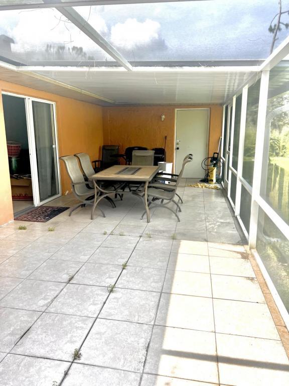 Building Photo - 2013 Redmond St