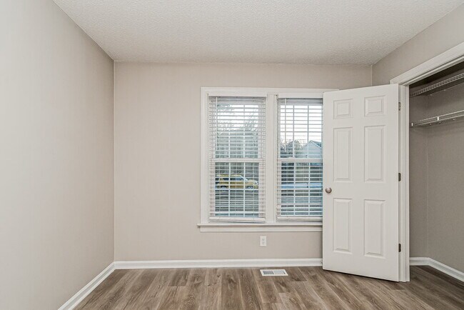 Building Photo - 1024 Alderleaf Dr