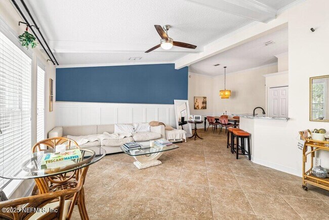 Building Photo - 75 Jardin De Mer Pl