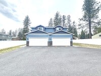 Building Photo - $2,150 - 3 Bed / 2.5 Bath Gorgeous Newer Built Duplex in North Spokane
