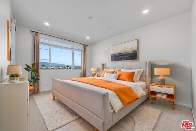 Building Photo - 4102 S Limecrest Paseo