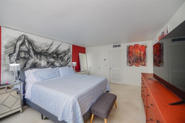Building Photo - 5838 Collins Ave