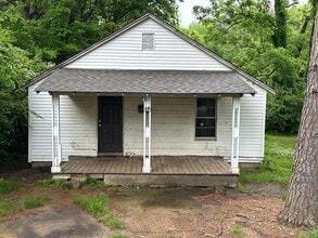 Building Photo - 1,200.00 MOVE-IN-SPECIAL
